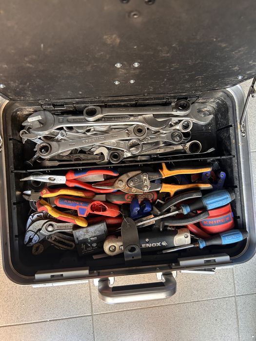 Куфар WÜRTH с оргинални инструменти