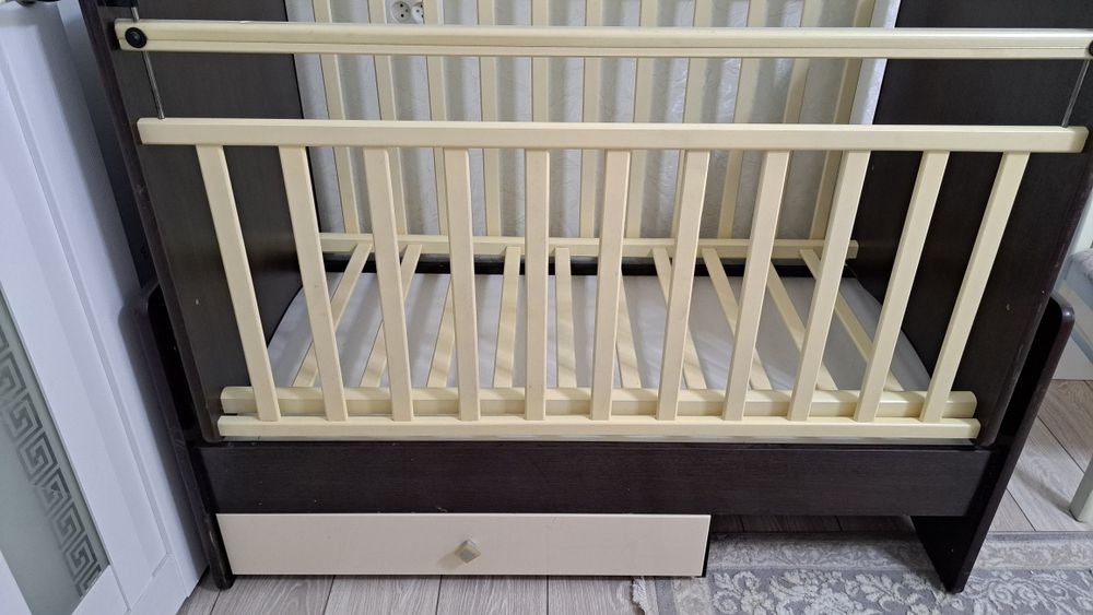 Продам детскую кроватку