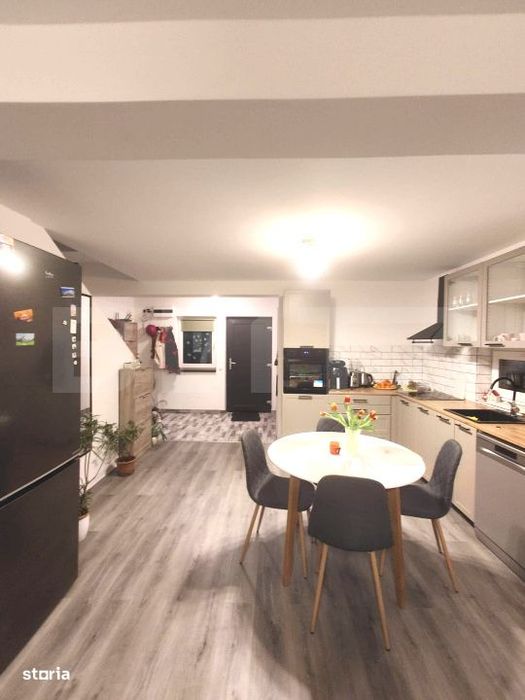 Casa tip duplex de vanzare | Complet mobilata | 2 locuri de parcare |