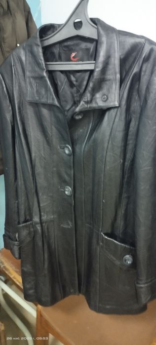 Продам кожаную женскую куртку