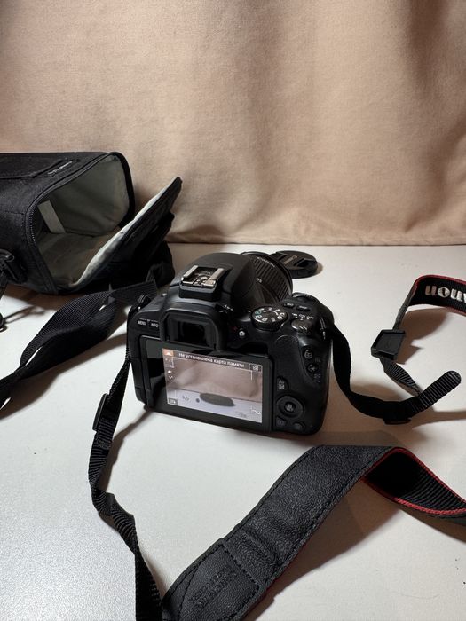 Canon EOS 200D Kit 18–55 IS STM |