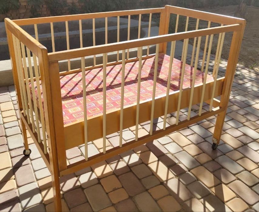 Детская кроватка