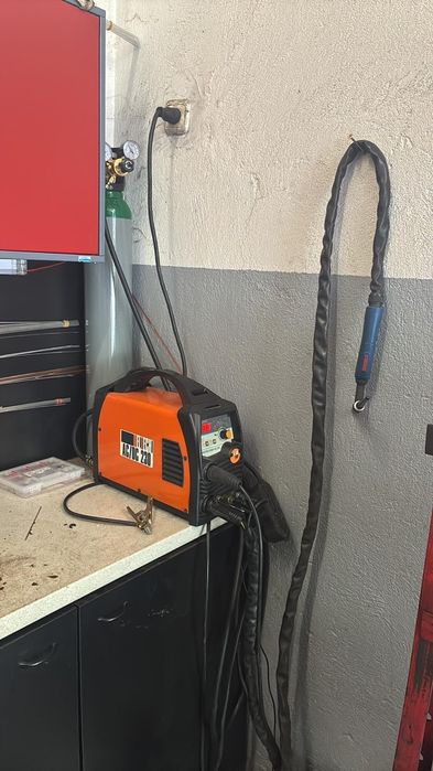 Заваръчен апарат  JASIC AC DC 200