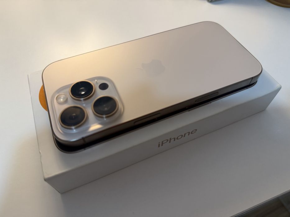 Vând iphone 16 Pro - impecabil! Utilizat cu husa si folie.