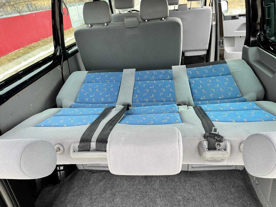 Vand Volkswagen Transporter T5 cu 8+1 persone an 2009.07 import germania