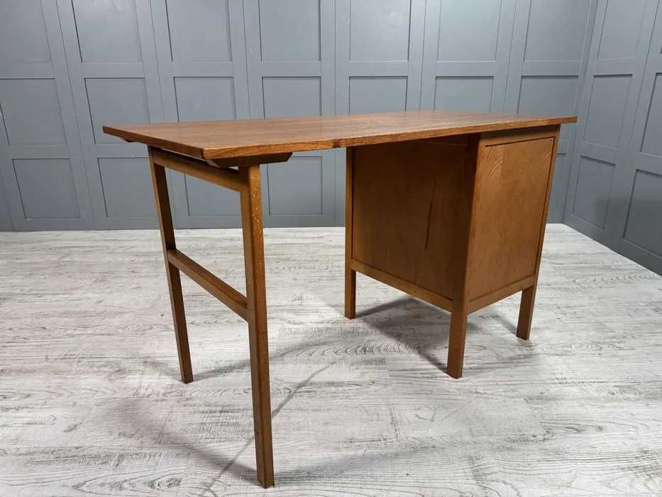 Винтидж, скандинавско бюро К059-Д