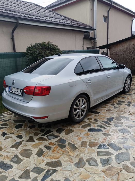 VOLKSWAGEN Jetta 2011 — imagine 2
