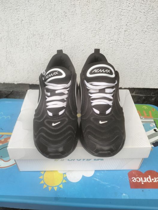 Vând Nike 720  Air Max