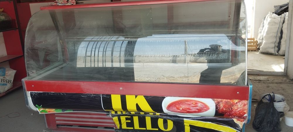 Витрина холодильник ишлайди