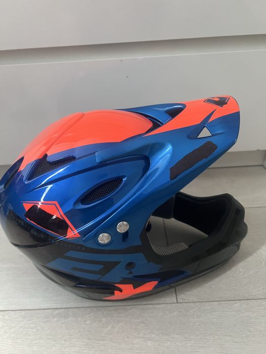 Каска на Kenny за колело