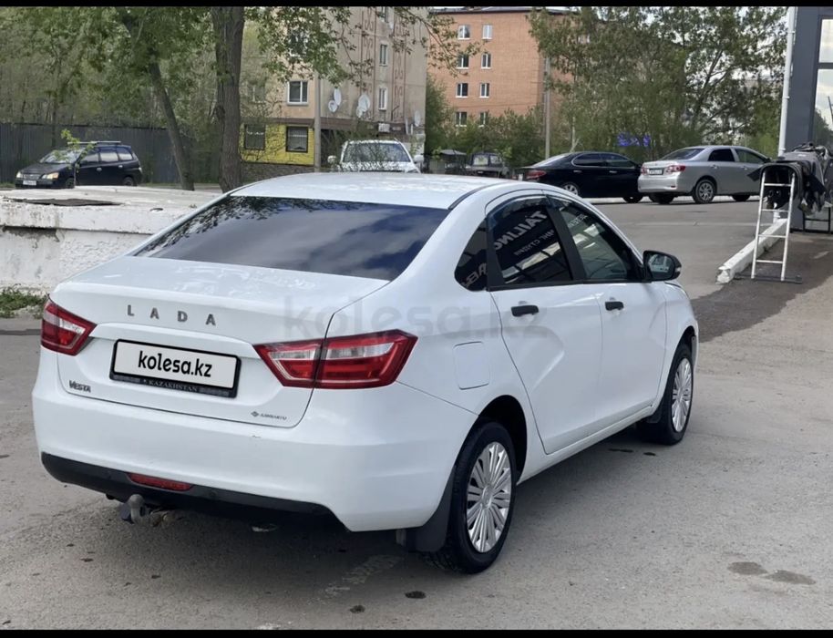 Лада Веста 2018 год