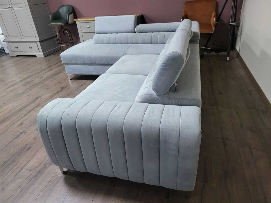 ПРОМОЦИЯ! Светло син ъглов диван от плат с функция сън и ракла