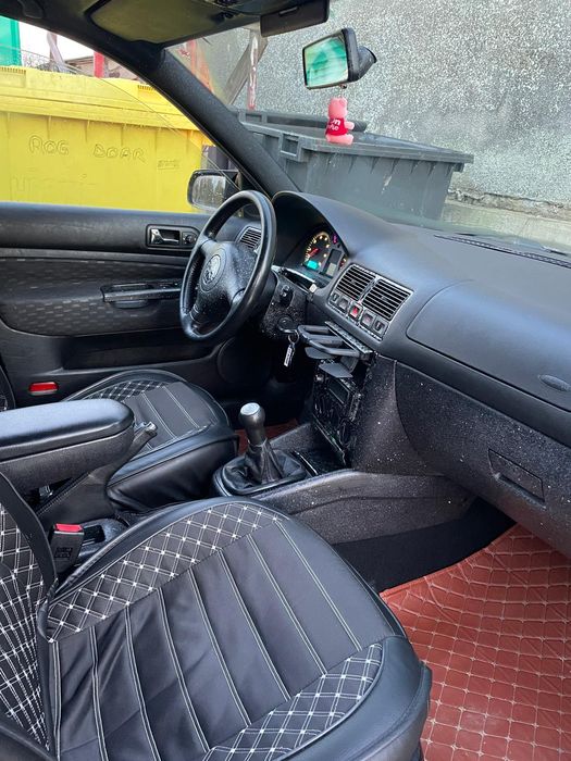 Vând golf4 an 2004(benzina) 1.4 16 valve motor axp 110 cai putere