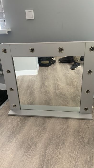 Зеркало гримерное