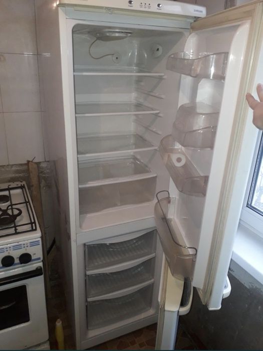 Продам холодильник Samsung