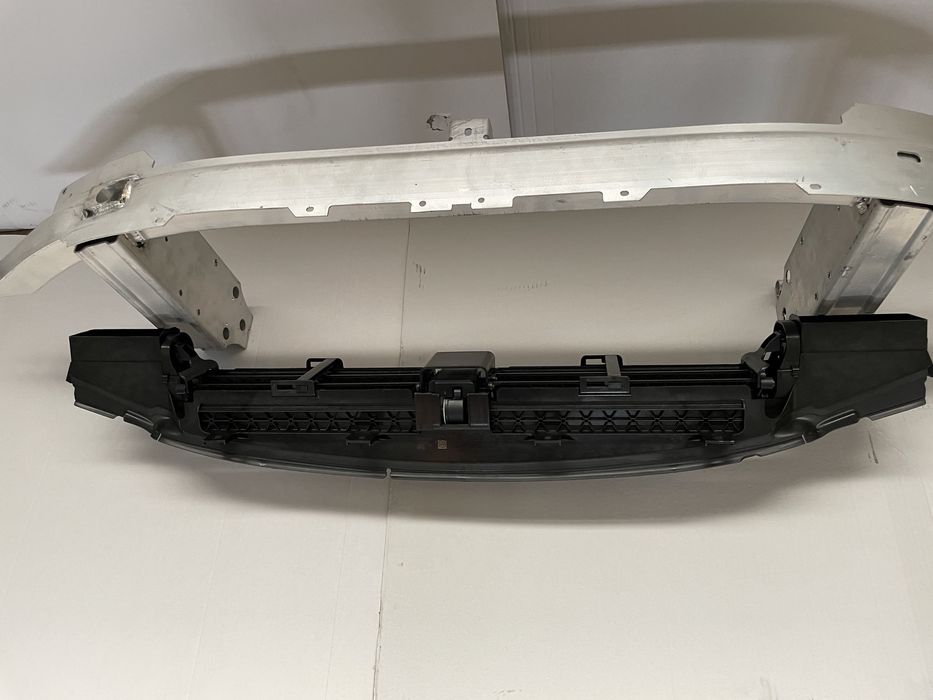 Tragar trager BMW seria 7 G11 G12 deflector intaritura bara grila acti