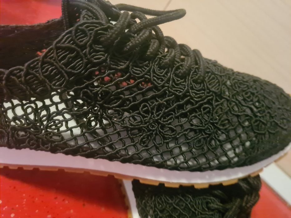 Adidași  mar 39 la 80lei noi