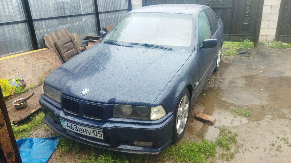 Продам БМВ 320 есть вложения