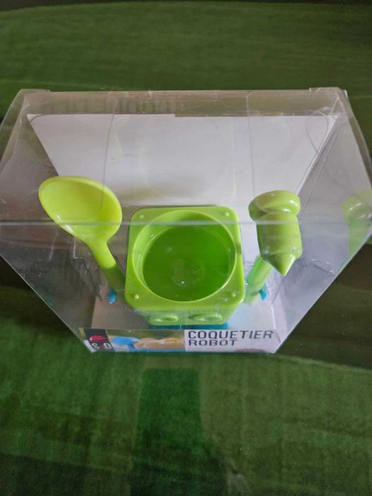 Детска чашка за яйце робот