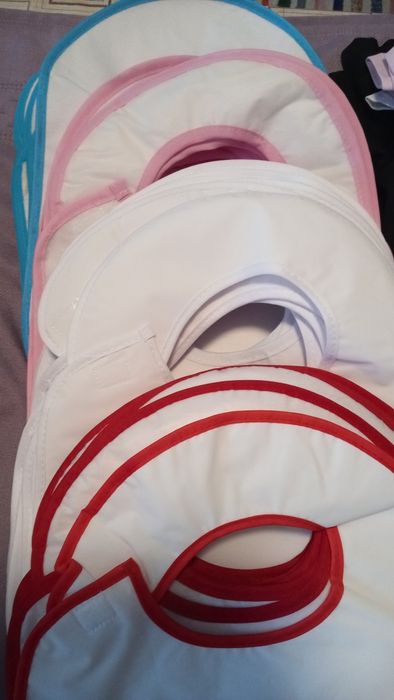 Body-uri și bavete pentru copii