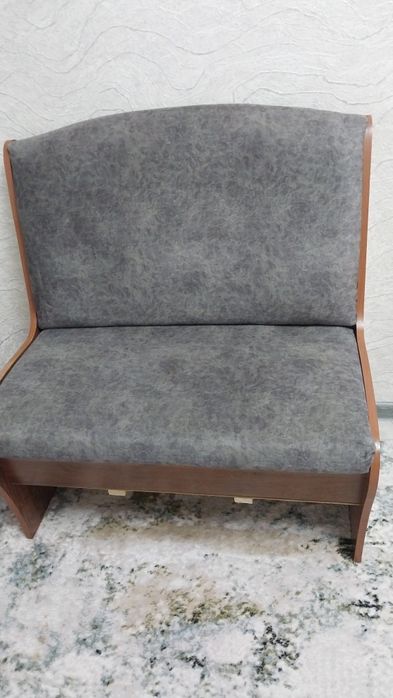 Кухонный диван продам