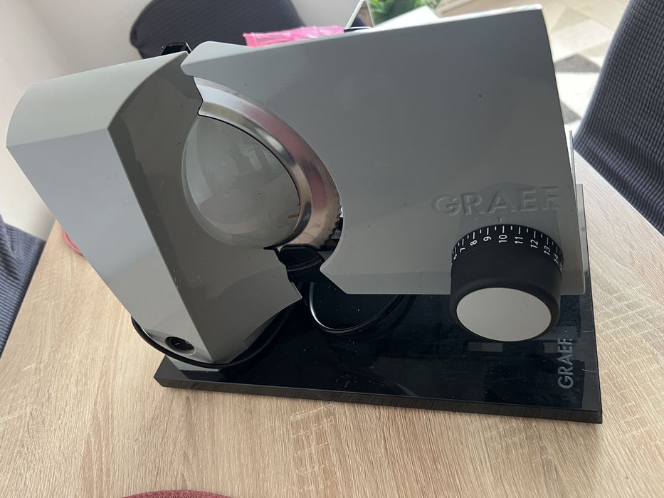 Feliator mezeluri Graff