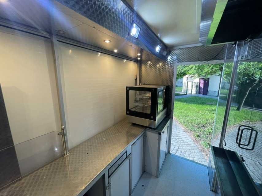 Отдавам под наем кемпер/мобилна кухня за сандвичи и пиле на грил