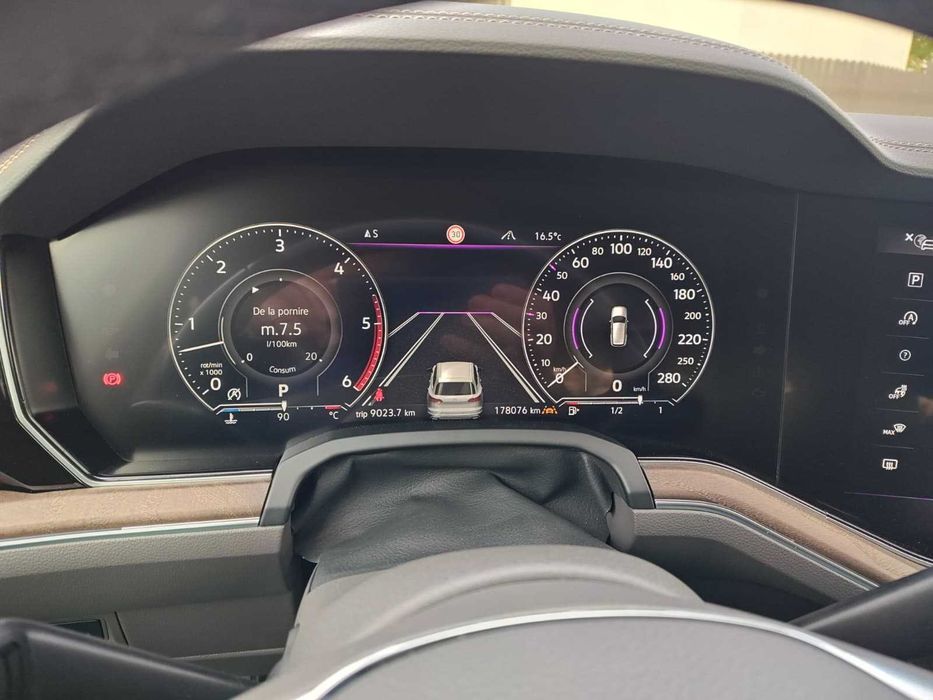 VOLKSWAGEN Touareg 2019 — imagine 4