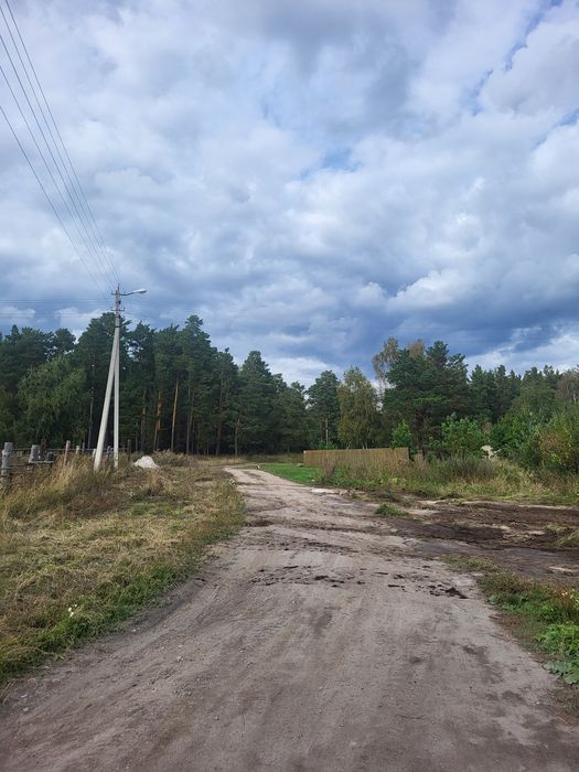 Продается участок возле леса