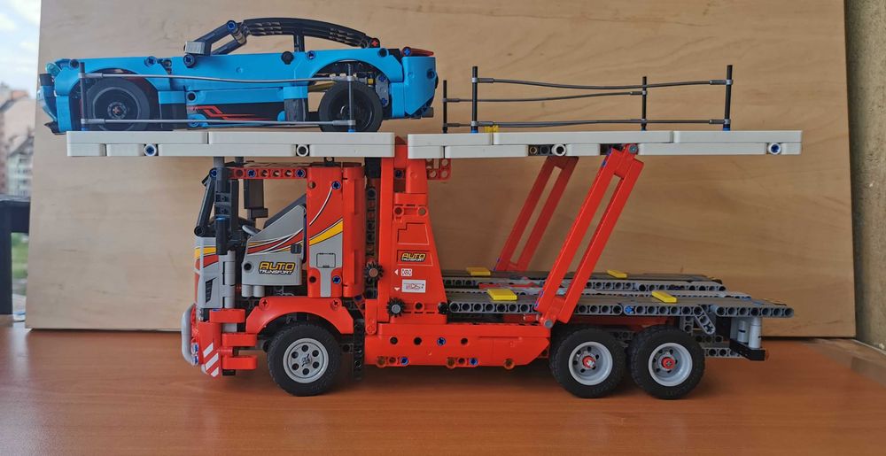 Lego Technic 42098 - Автовоз
