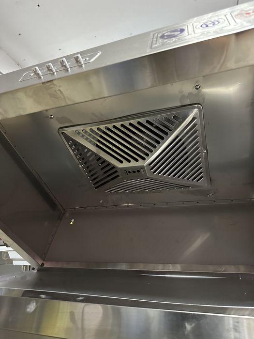 Вытяжка, зонт для кафе