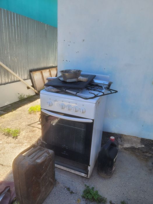Продам газ плиту