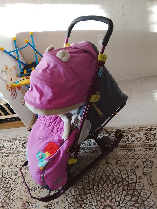 Манеж новый и коляска зимний