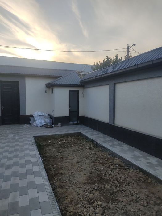 Дом Алмаз махалля 3 сотки 4 кмнаты