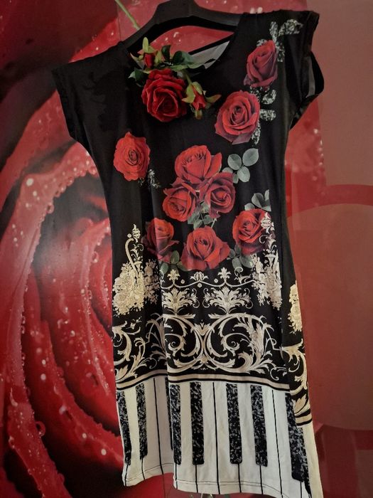 Рокля рози и стил