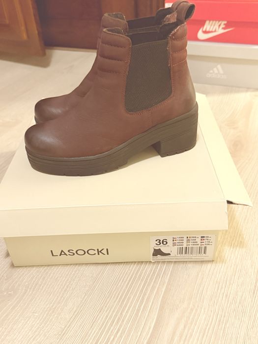 Botine/ ghete din piele CCC, marimea 36