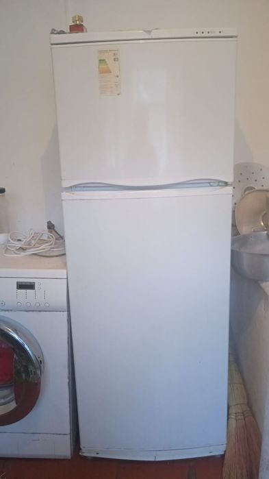 Холодильник атлант.