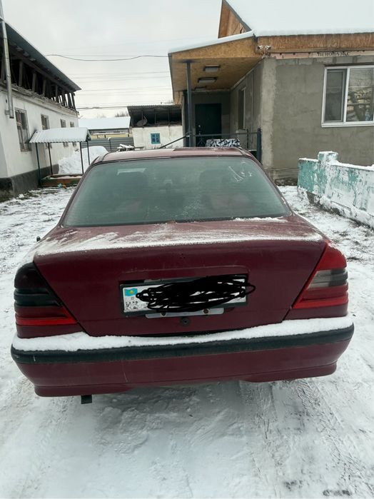 Продам на разбор мерседес 180