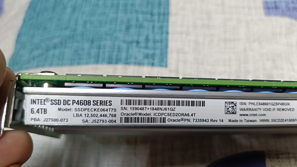 ntel SSD DC P4608 6.4TB NVMe U.2 (PCIe)