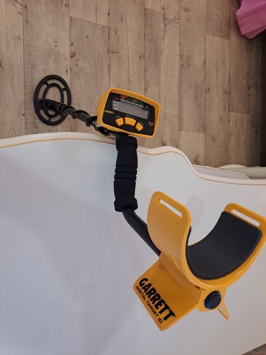 Продам металлоискатель