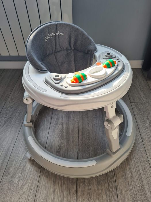 Стульчик для кормления и Ходунки