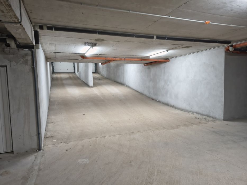 Дава се под наем Гараж / Паркомясто в София, Малинова долина - 18 кв.м за 102 € - Снимка #1