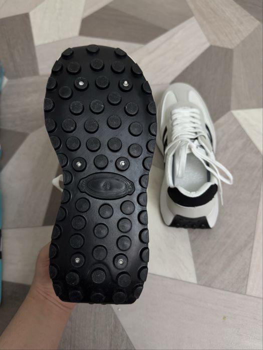 НОВЫЕ модные кроссовки