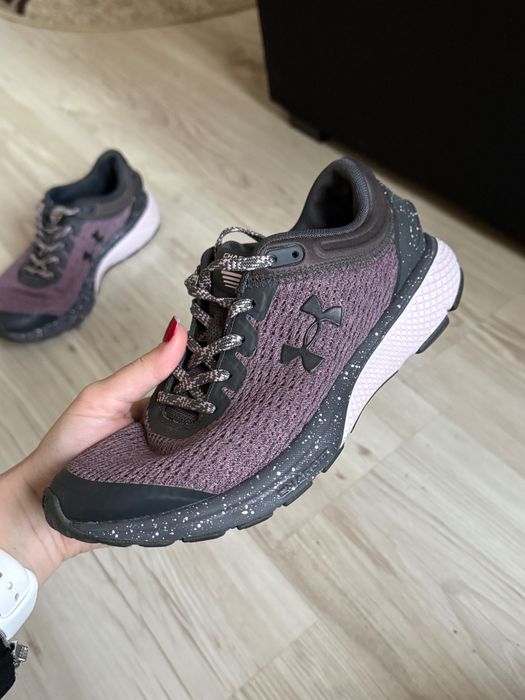 Vând adidași under armour mărimea 36.5