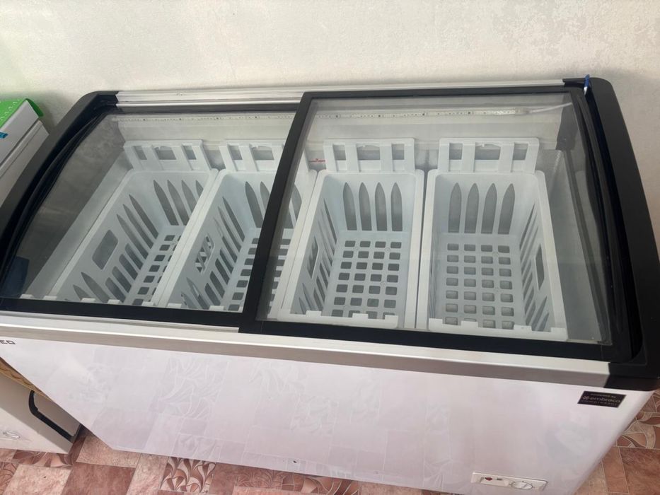 Морозильник, рабочий Италянский