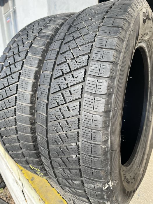 2 бр. гуми за бус 205/65/16C Lassa DOT 2022 6,5-7 mm