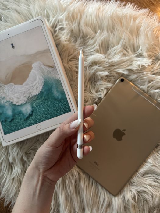 Vand Ipad pro 10.5 inch 256 GB si Apple Pen 1 gen