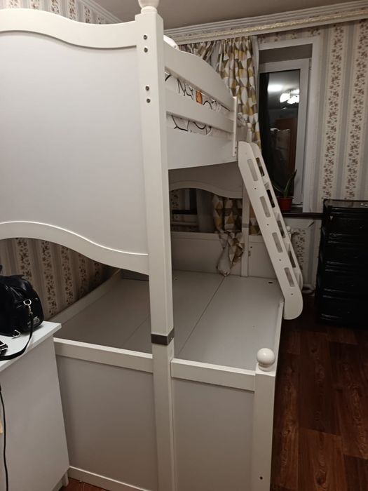 Кровать двухъярусная