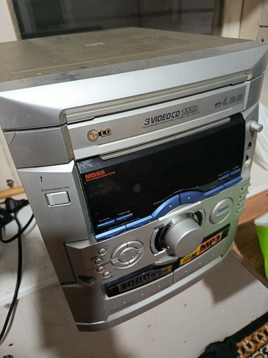 Музыкальный центр LG без колонок