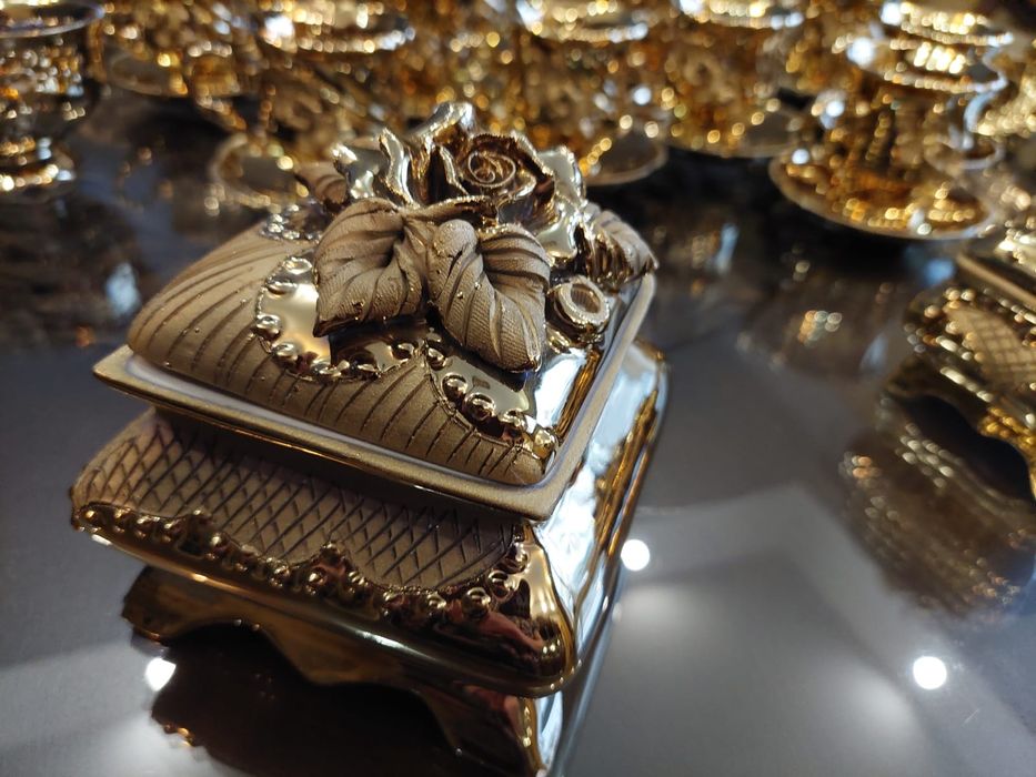 Сервис на 11 персон